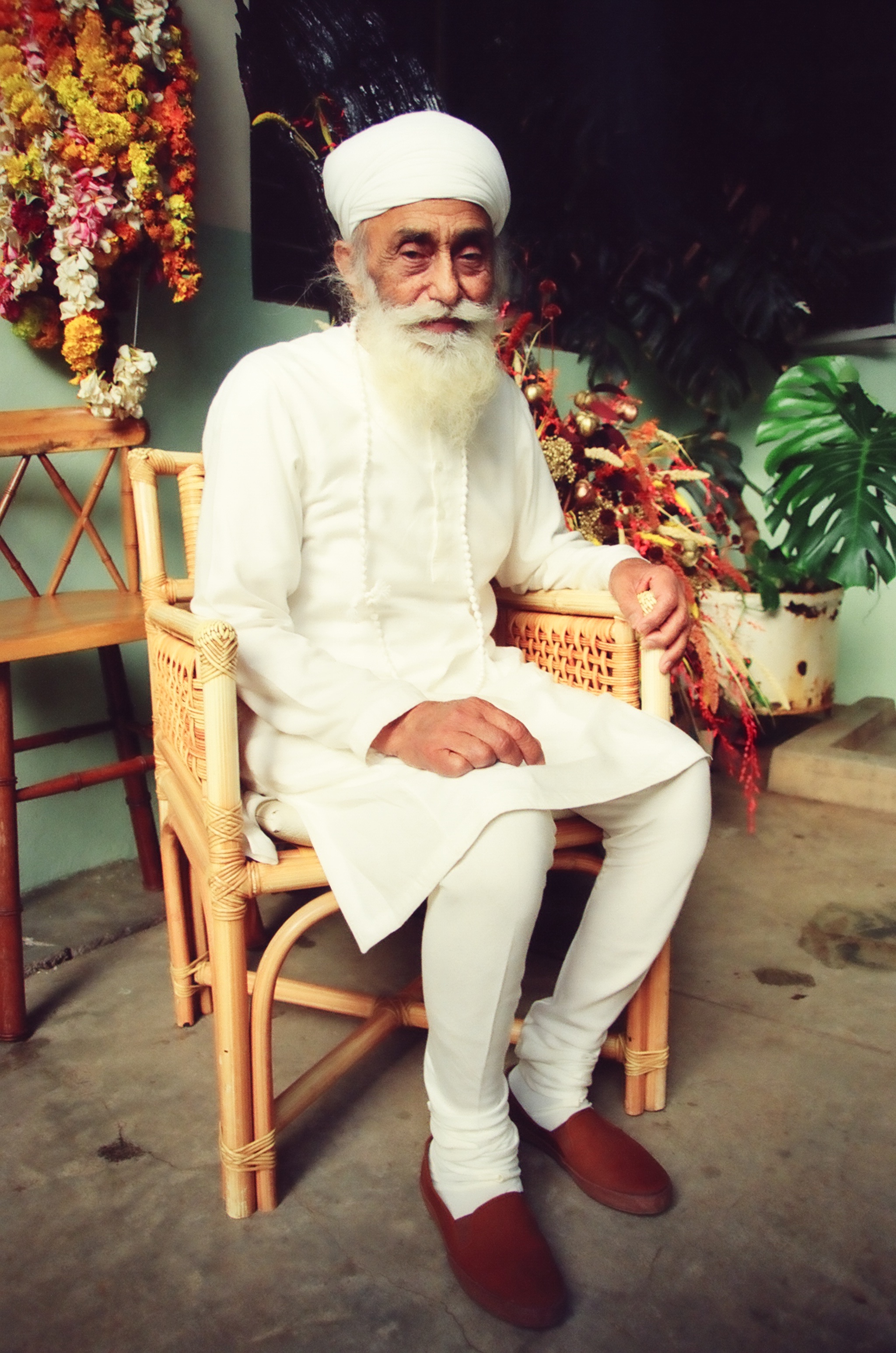 Right Slider Image 4